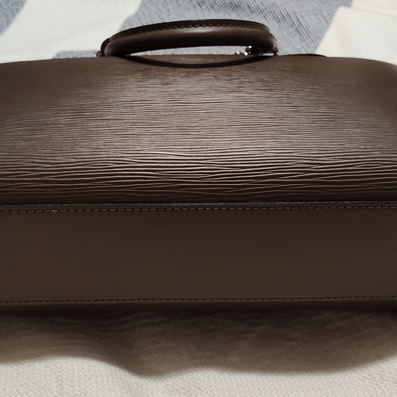 Authentic Louis Vuitton Porte-Documents Jour bag - Picture 8 of 16